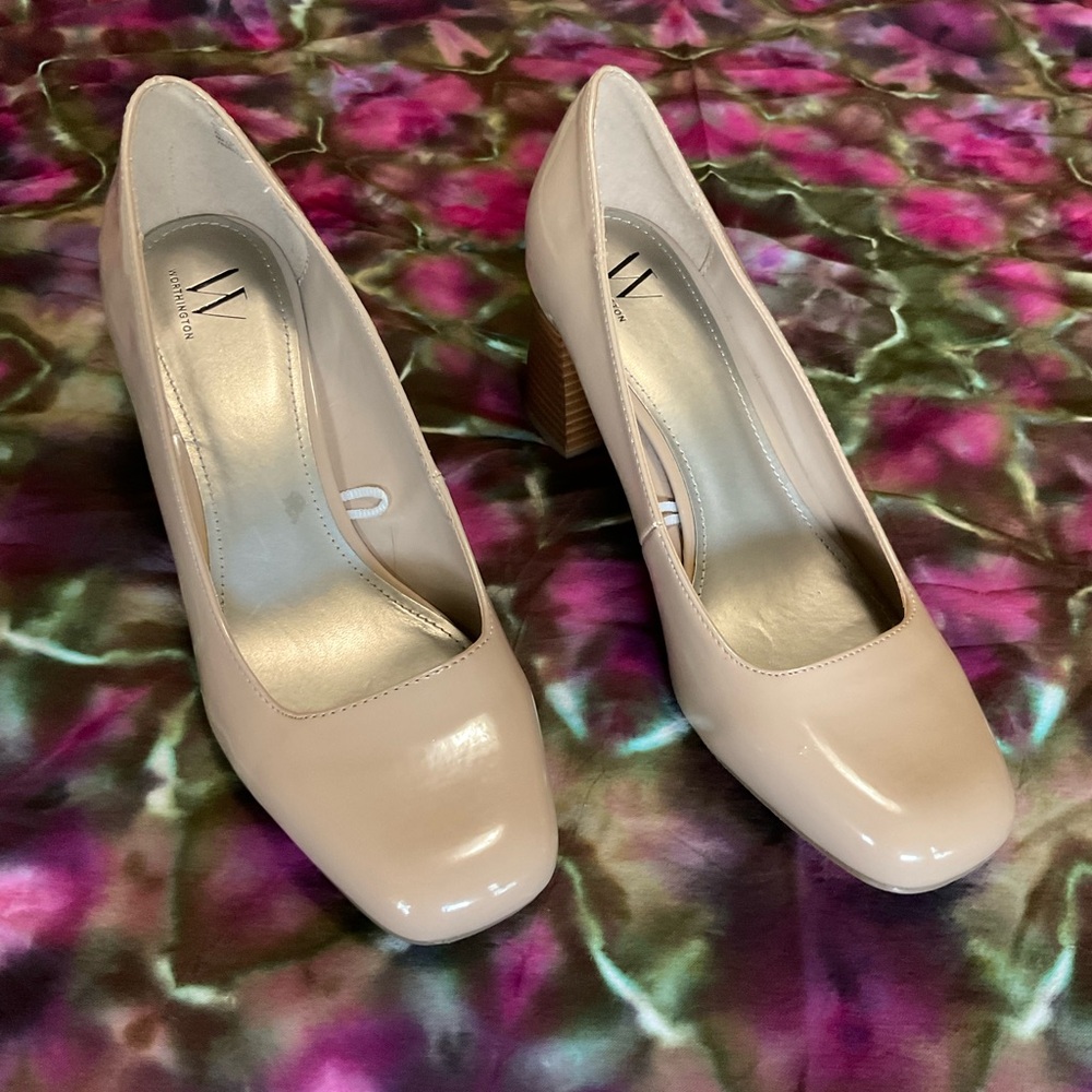 Worthington Taupe wood stacked heels
